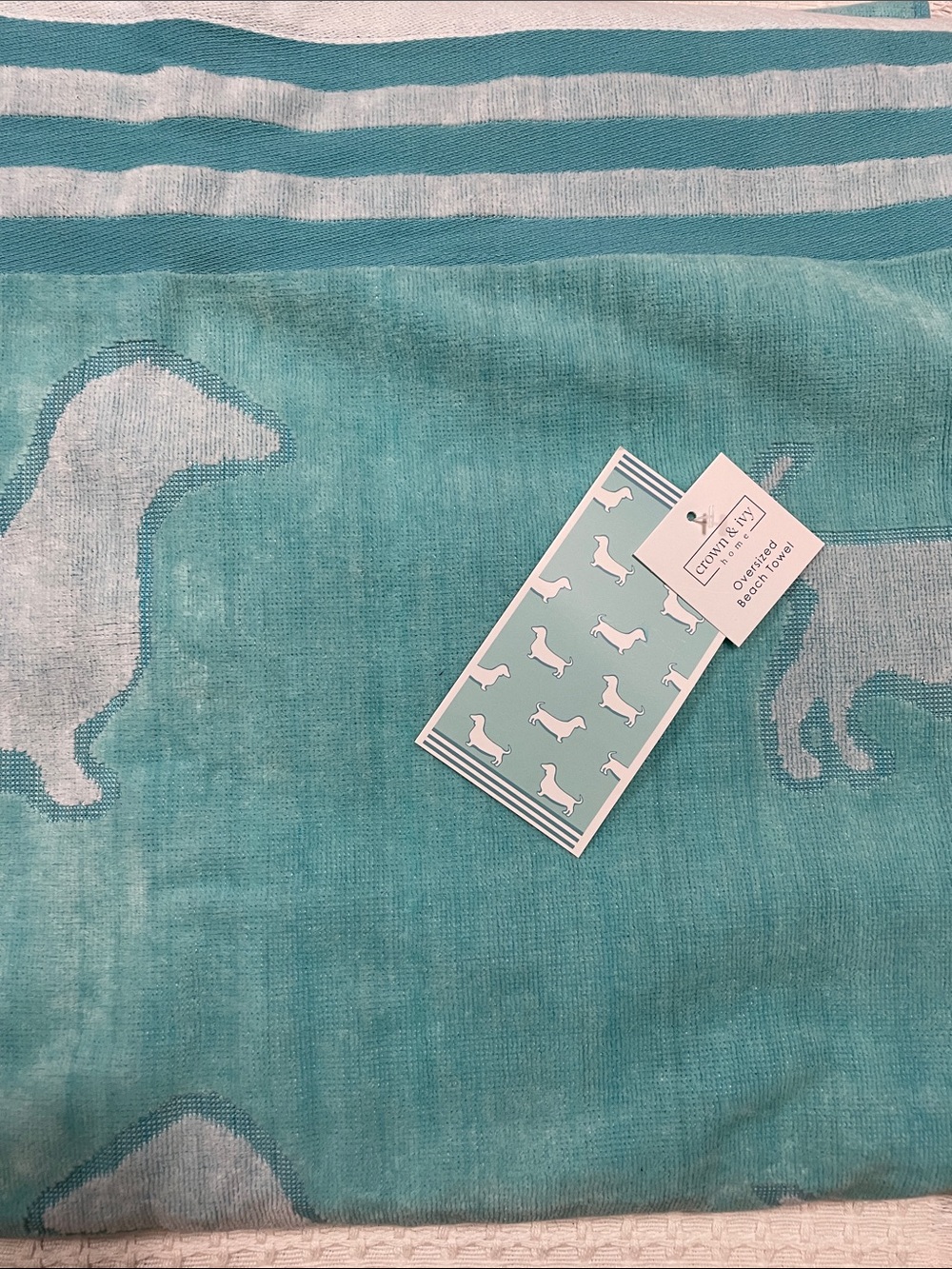 crown & ivy Teal and White Dachshund Beach Towel
